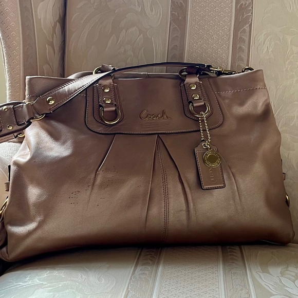 Coach Satchel - Picture 1 of 7